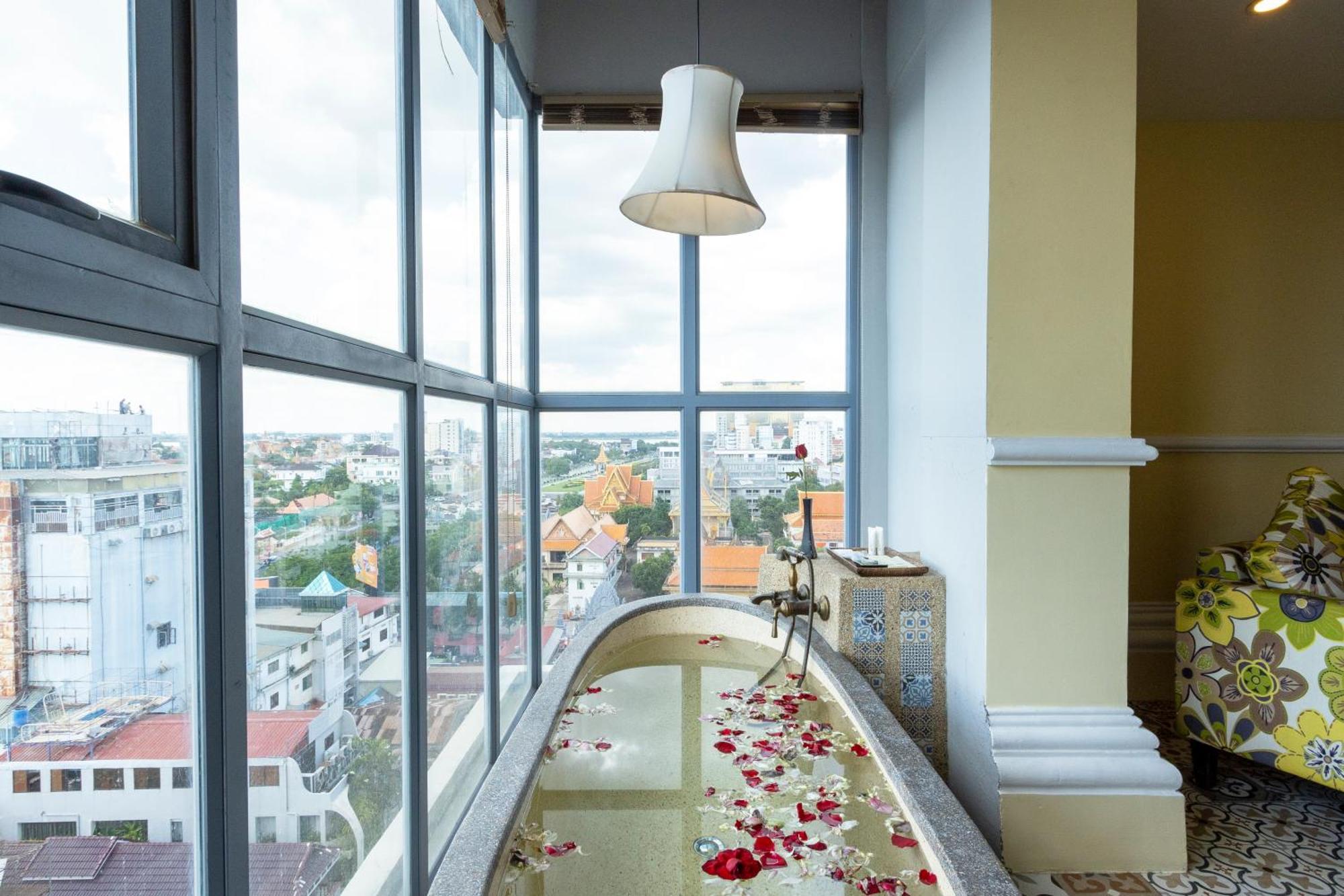 Arison Hotel Phnom Pen Exterior foto